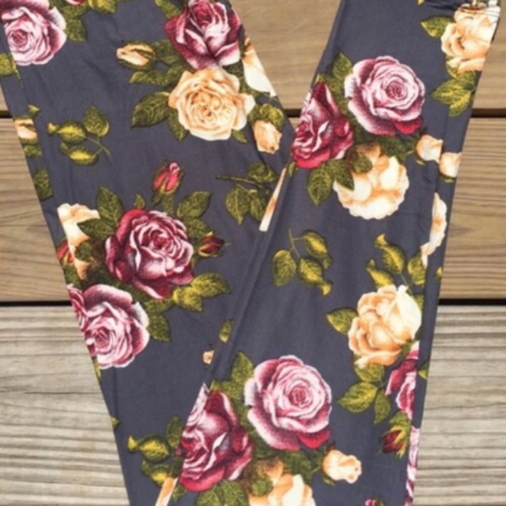 Buttery Soft Floral Leggings💜💜